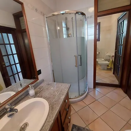 La Casa Di Anna Holiday home Comabbio